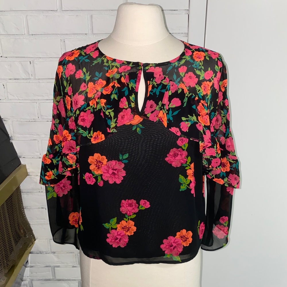 Express Ruffle Floral Top - Picture 2 of 6